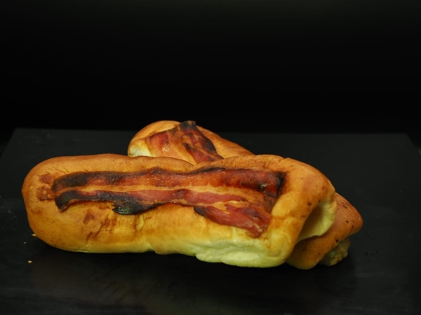 Worstenbroodje Spek